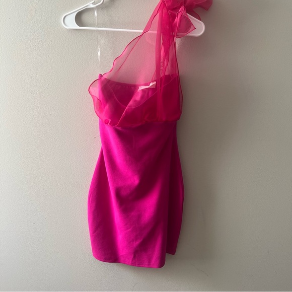 SOLD!!! AMERICAN THREADS Lucca One Shoulder Statement Mini Dress in Black - Picture 7 of 13